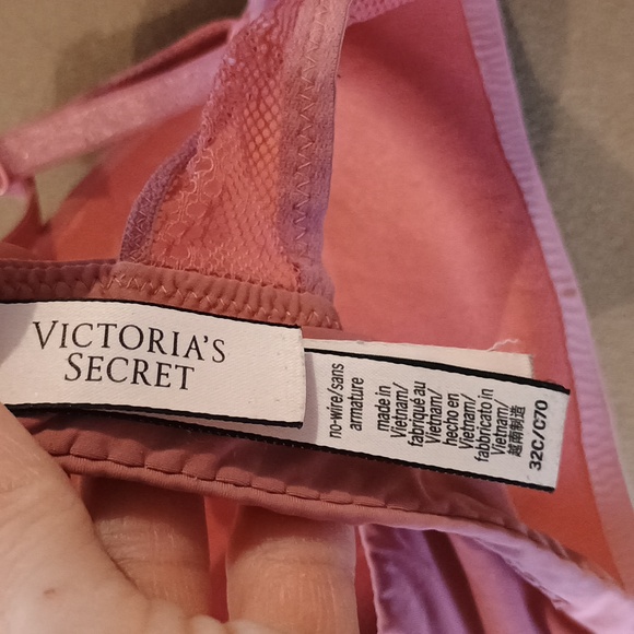 Victoria’s Secret Bra 32 C - Picture 4 of 6